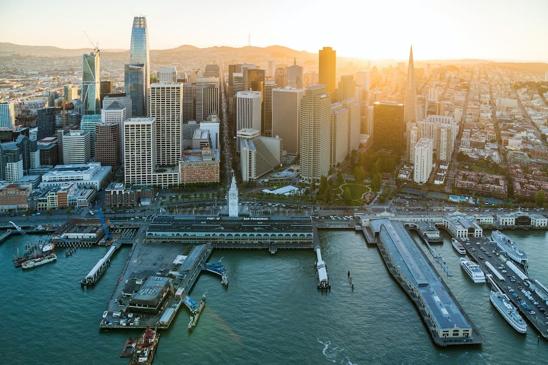 Panorama de la ciudad de San Francisco al amanecer